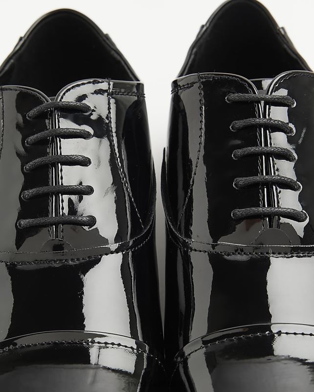 jalatsid must mehed River Island patenteeritud oxfordi kingad 44TLL5886