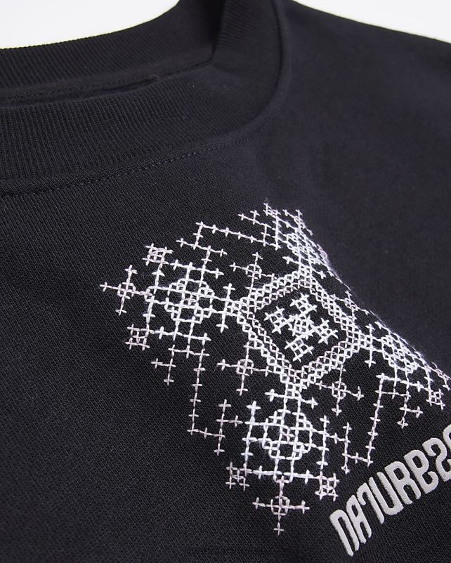 kehakate must mehed River Island tavalise õmblemisega detailidega dressipluus 44TLL5785