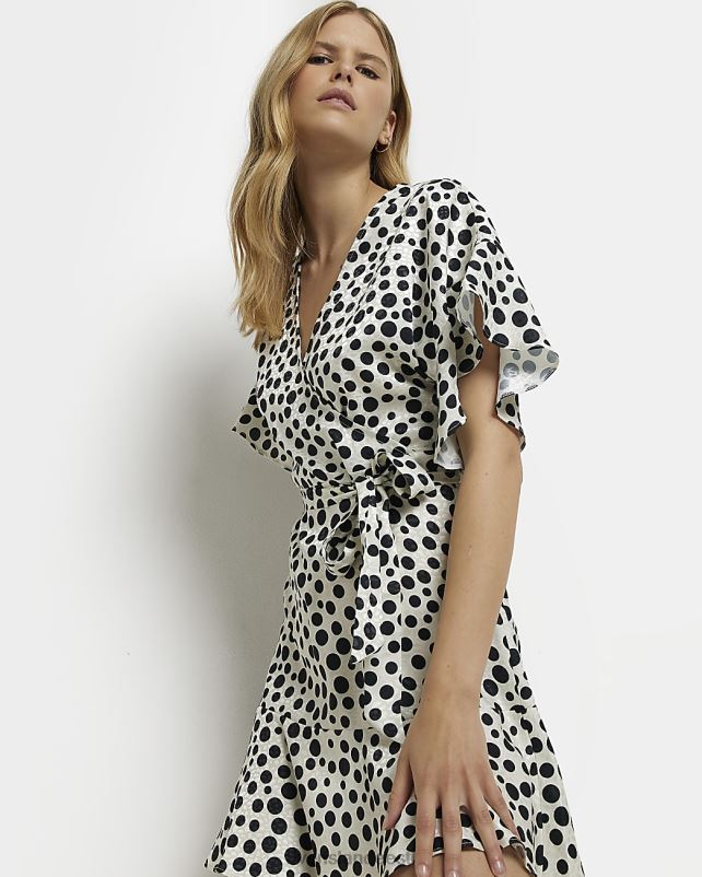 kehakate kreem naised River Island spot wrap minikleit 44TLL2138